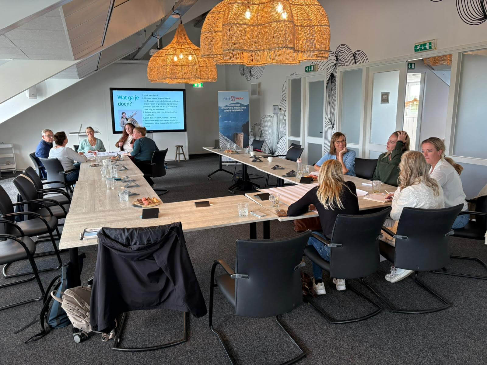 hrmeetinggroep1.jpeg
