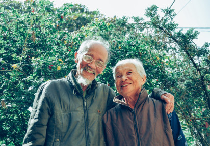 smiling-man-and-woman-wearing-jackets-1642883_2.jpg.jpg